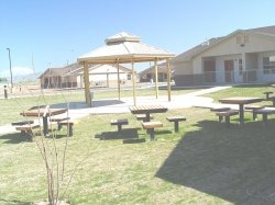 The picnic area at Mariposa Village